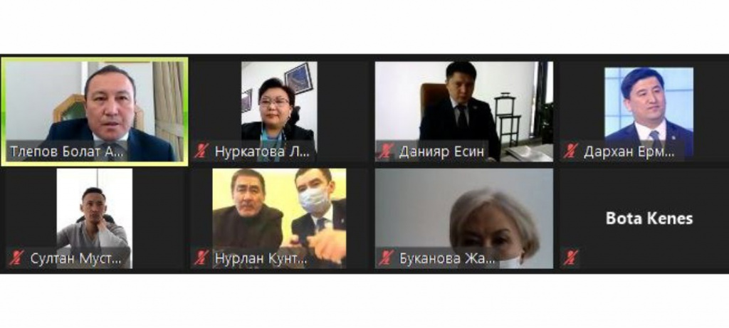 Эксперты: программа «Рухани жаңғыру» должна стать настольной книгой для казахстанцев, стремящихся к успеху