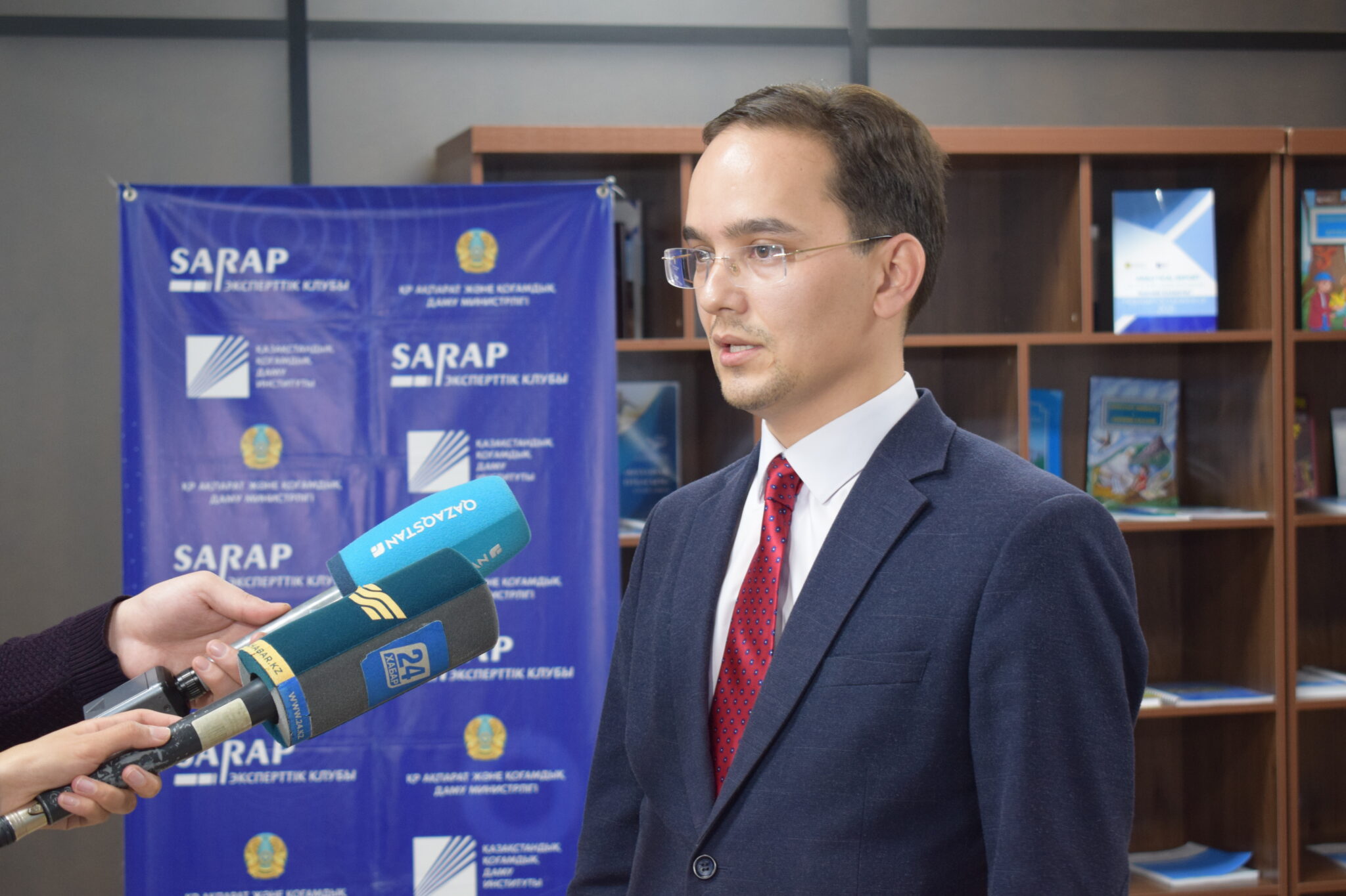 Заседание экспертного клуба «Sarap» на тему: «Досрочные выборы – 2022:  на пути построения Нового Казахстана»